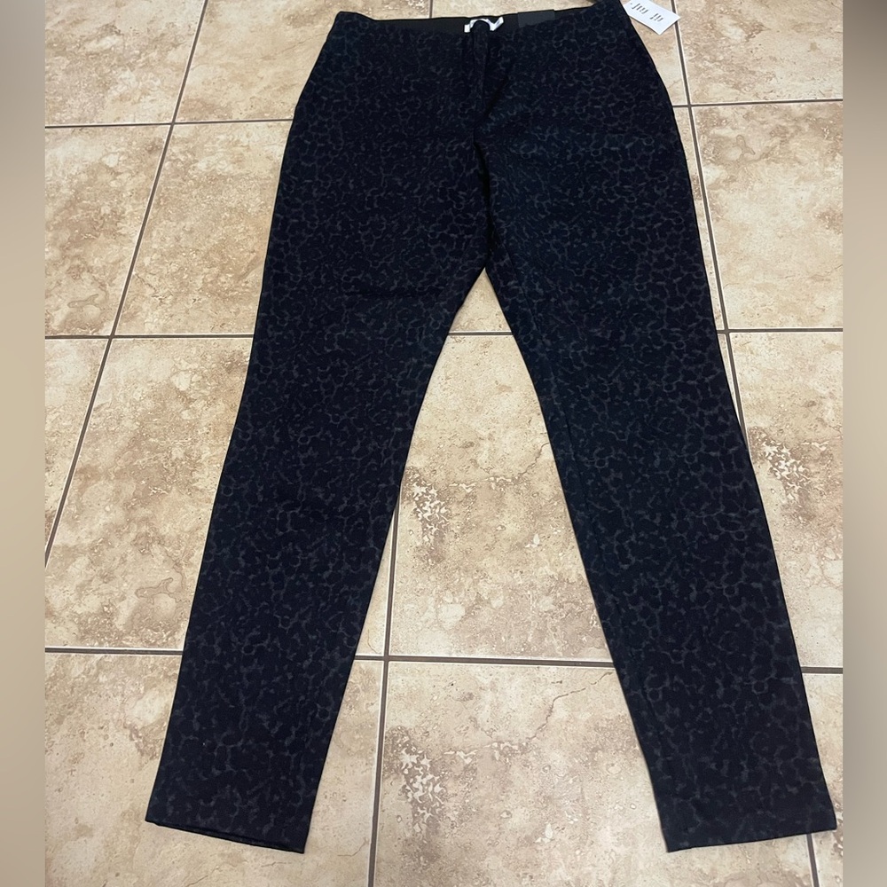 👻🎃CLEARANCE🎃👻 NWT Ricki’s luxe leggings